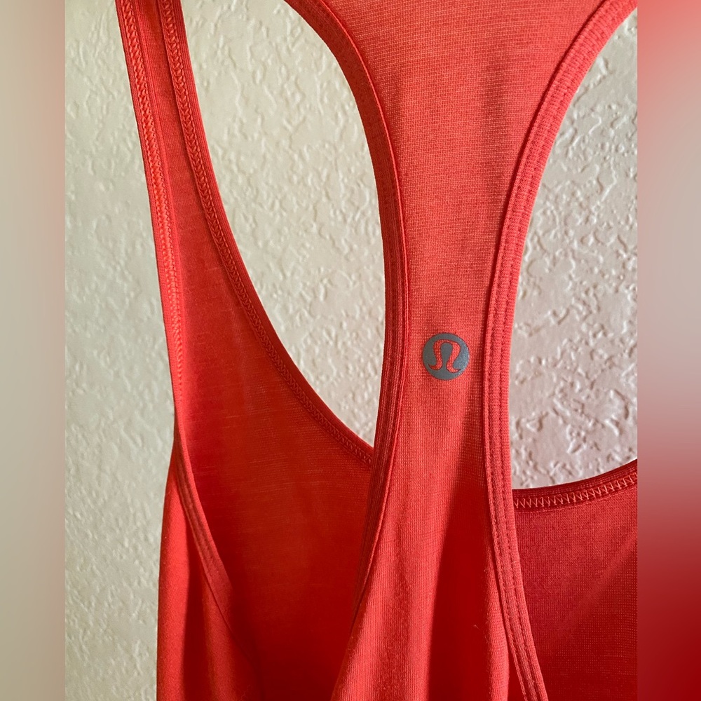 Lululemon tank top